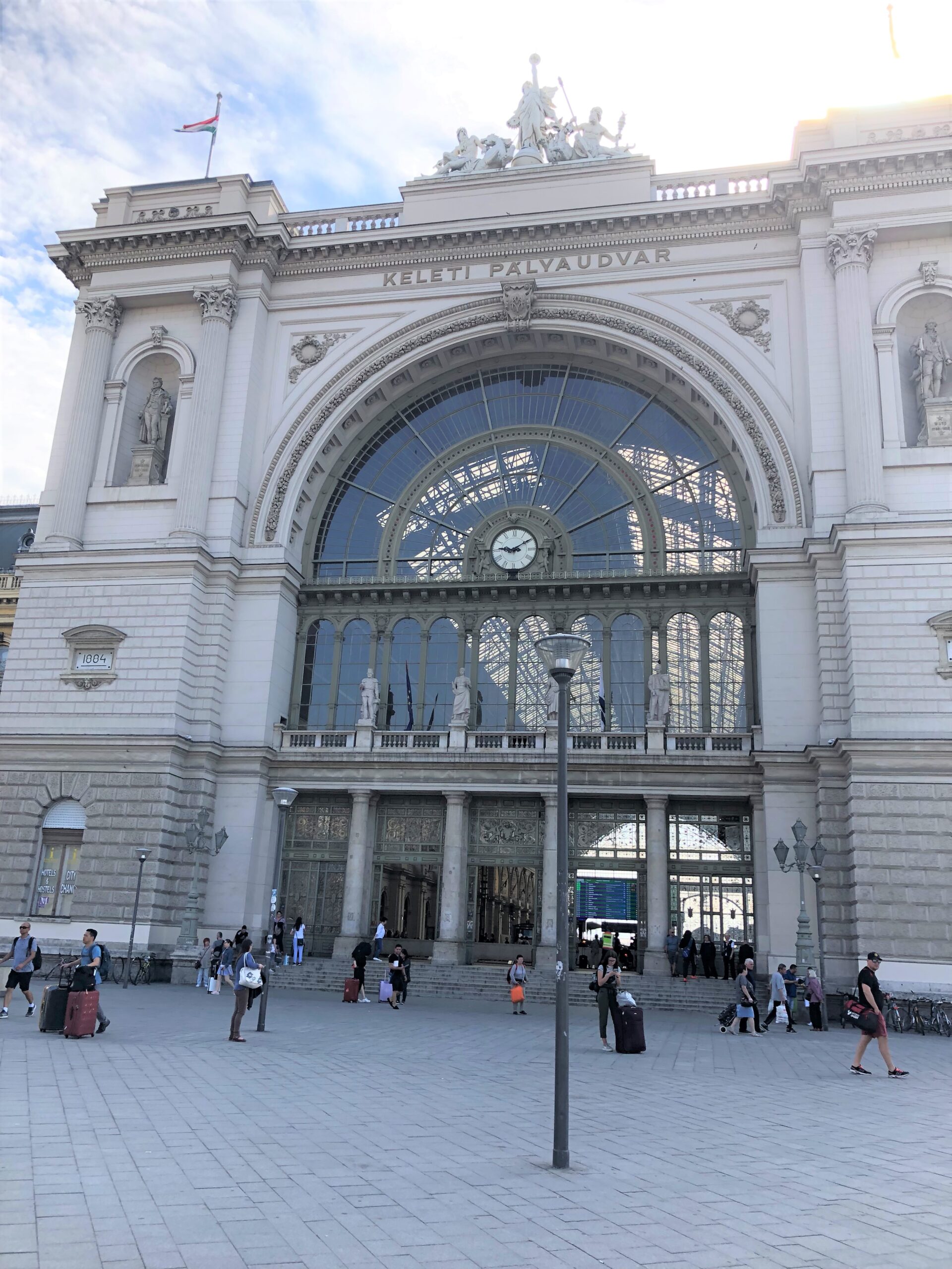 2019v-b-budapest-central-station